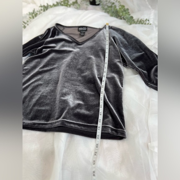 NY & Co Women's Y2K Blouse Top Crushed Velvet Gray Long Sleeve Small - Picture 6 of 9